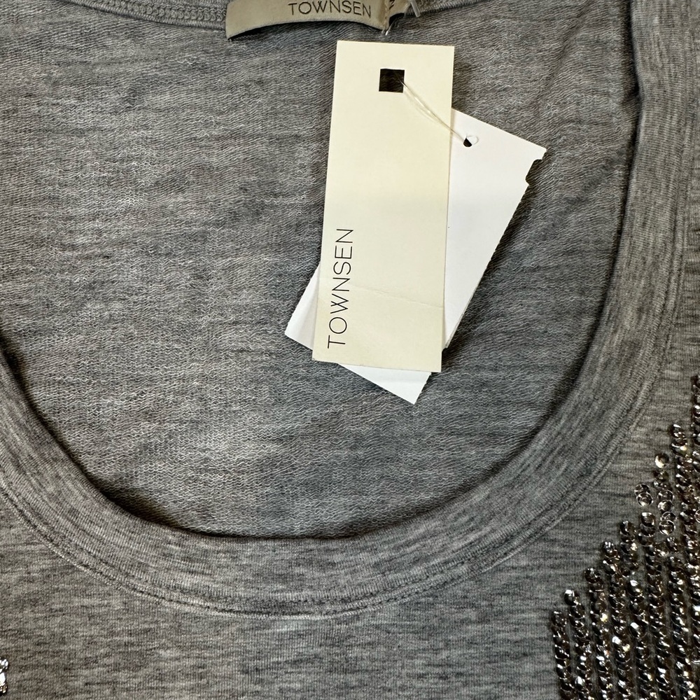 TOWNSEN Gray Top with Silver Accents - Picture 4 of 9